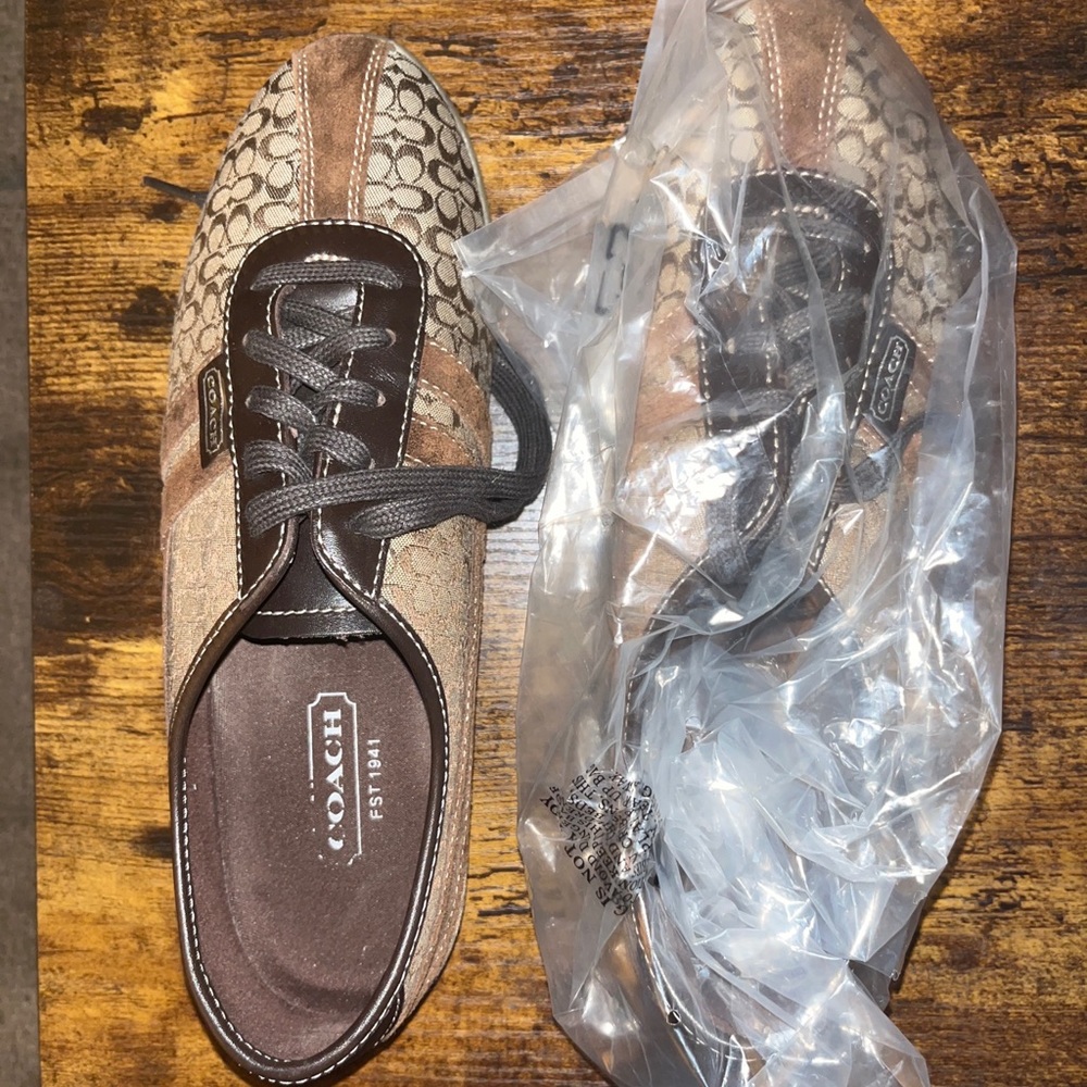 Vintage  New Coach Shoes! Cheap! - Picture 4 of 6